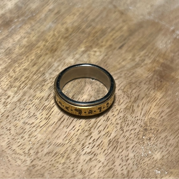 Fidget Spinner Symbol Ring - Picture 5 of 12